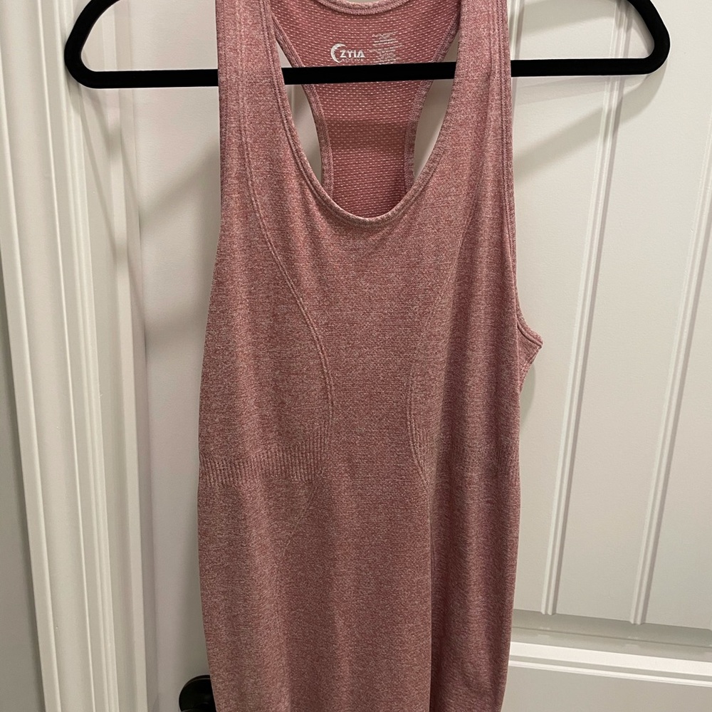Rose pink Zyia no slip tank